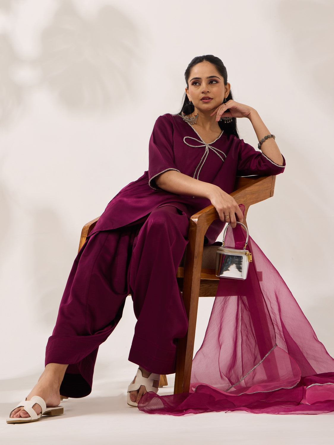 Farshi Bow - Suit
